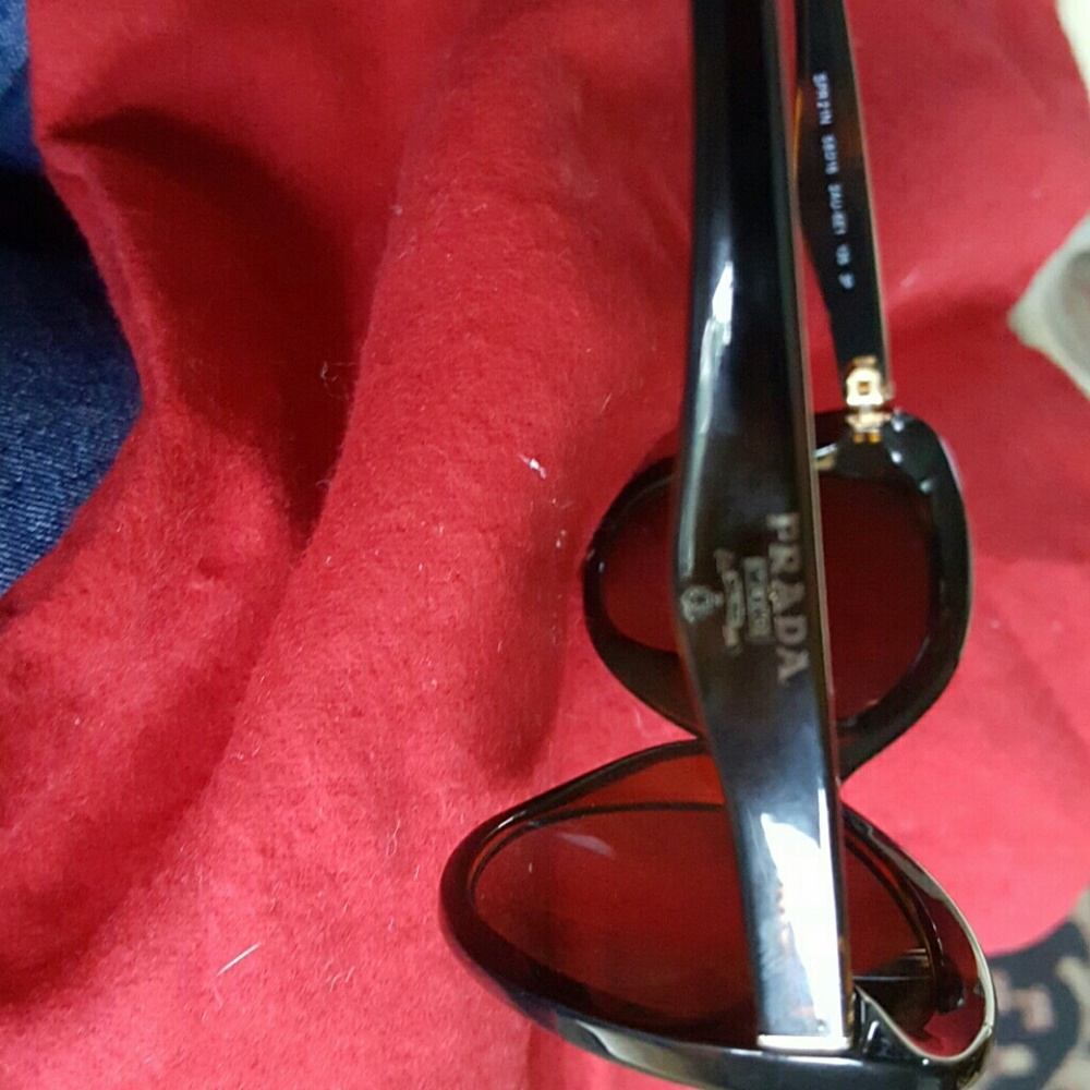 Prada sunglasses - Picture 2 of 4